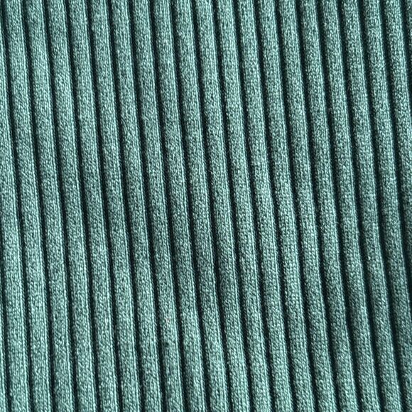 Hollister Seamless Ribbed Swoop Neck Short Sleeved Shirt Size Green Medium - Picture 5 of 9